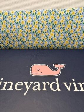 Vineyard Vines floral Tie NWT